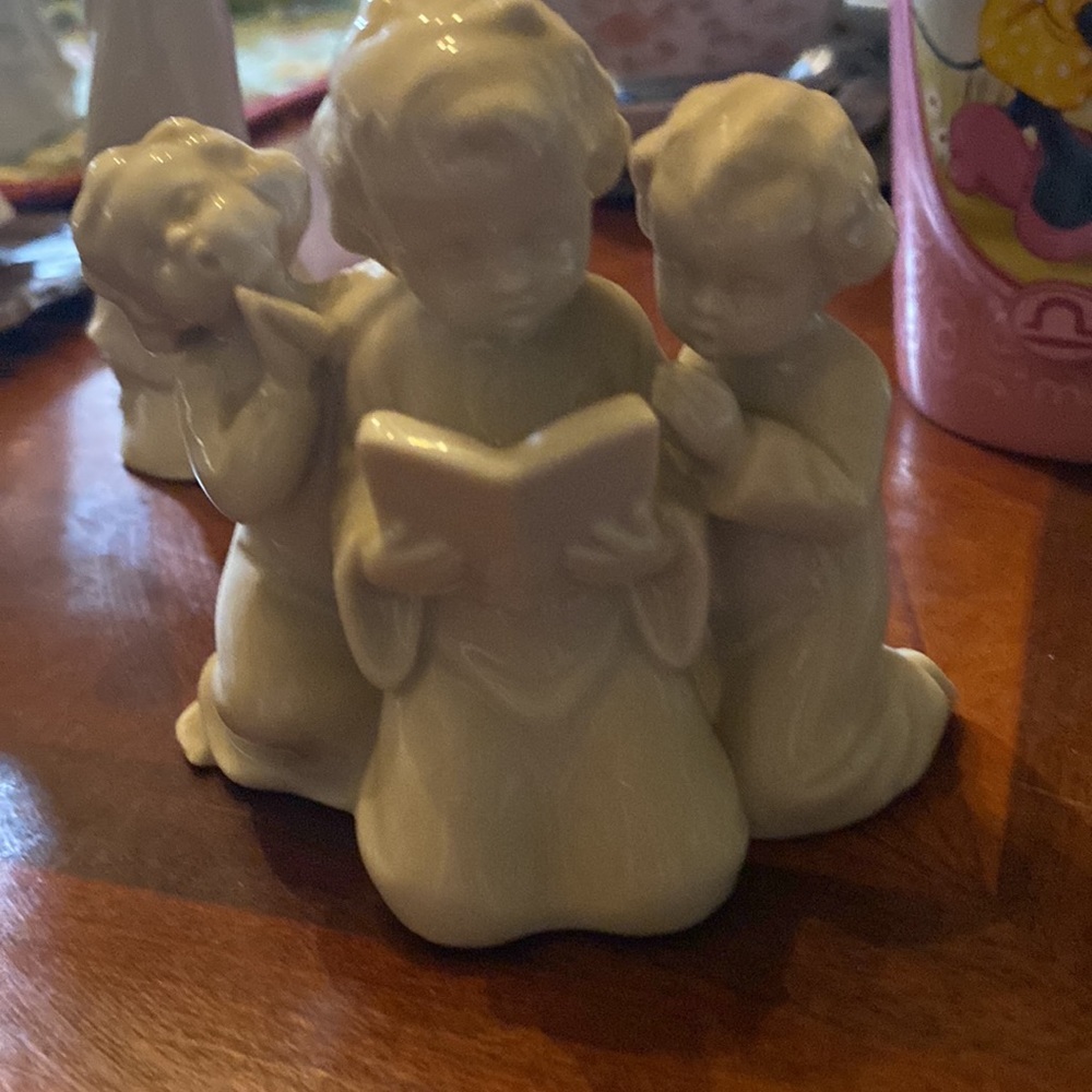 Vintage, selling as a group of angles Dresden, Midwest Japan, and flower holders - Picture 9 of 15